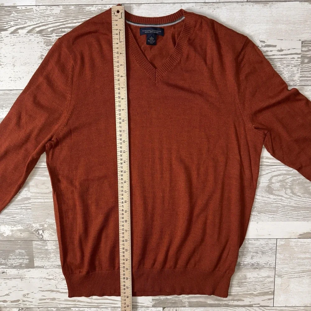 Banana Republic Sweater Mens Large Orange Extra Fine Merino V Neck Knit Pullover